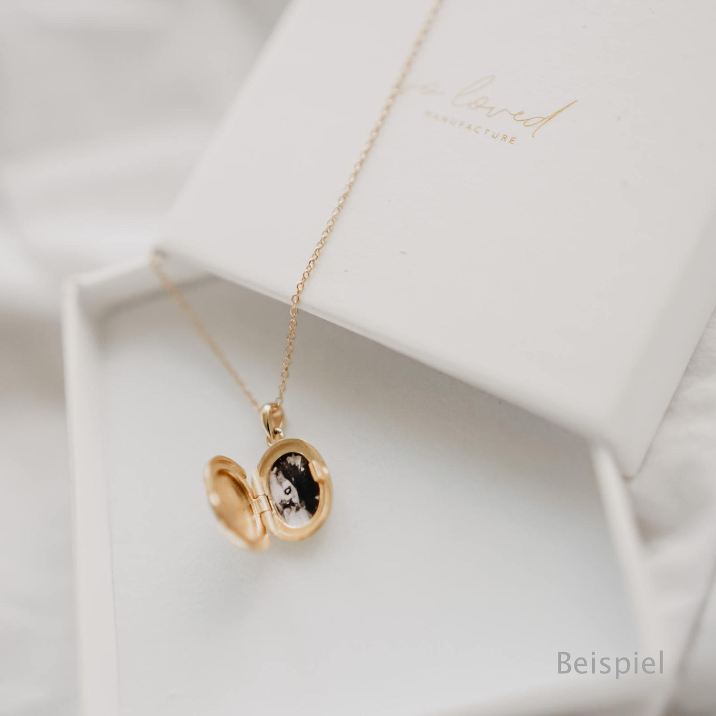 Classic Medaillon - So Loved Manufacture