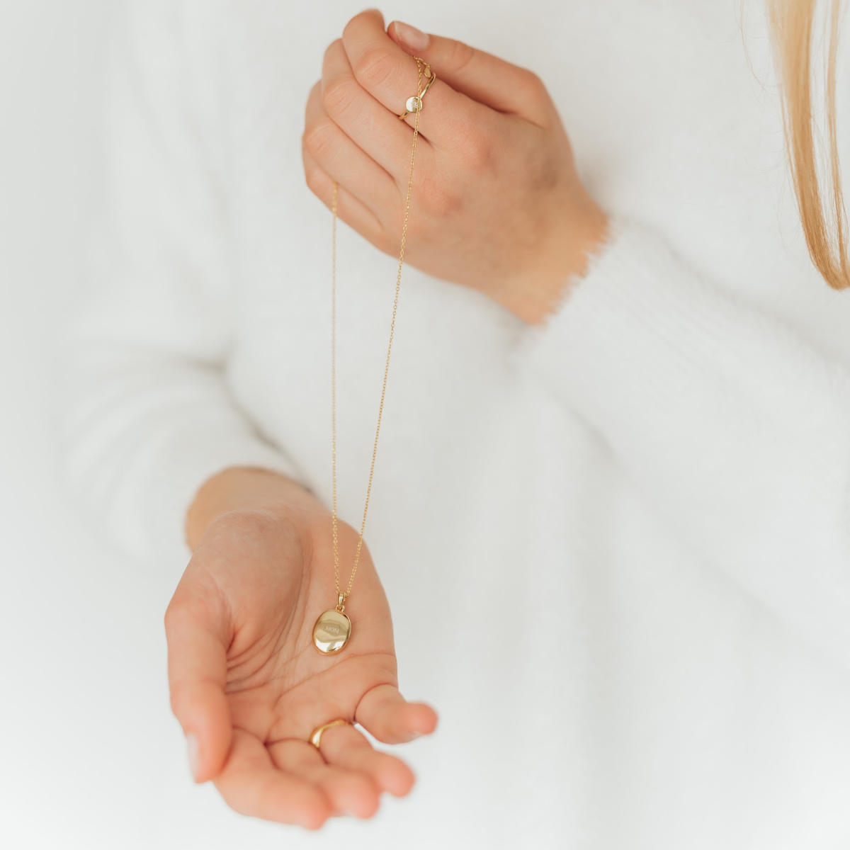 Classic Medaillon | Kette für €59.99 von So Loved Manufacture