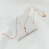 Side Cross Necklace (Gold Vermeil) | Kette für €49.99 von So Loved Manufacture