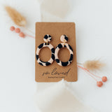 Leo Oval (with cutout) | Ohrringe für €17.99 von So Loved Manufacture