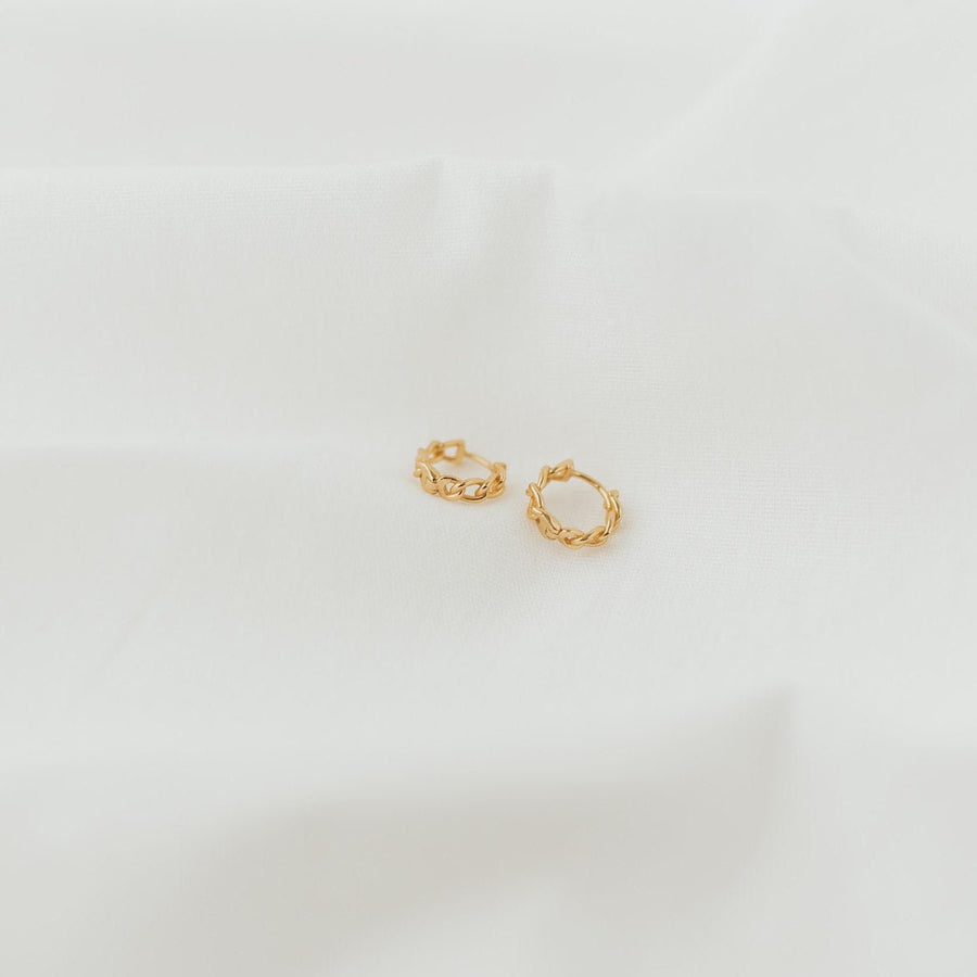 Mini Chain Hoops | Ohrringe für €29.99 von So Loved Manufacture