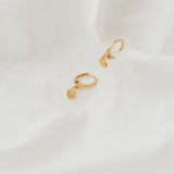 Shell Hoops | Ohrringe für €19.99 von So Loved Manufacture