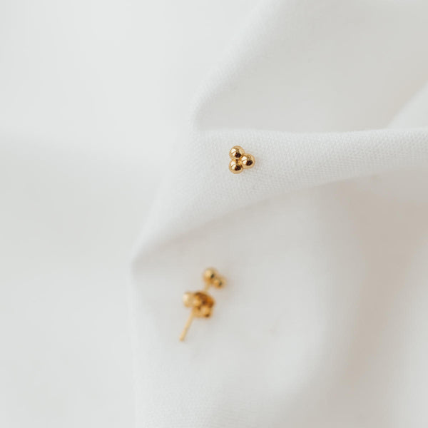 Tiny Dots | Ohrringe für €24.99 von So Loved Manufacture