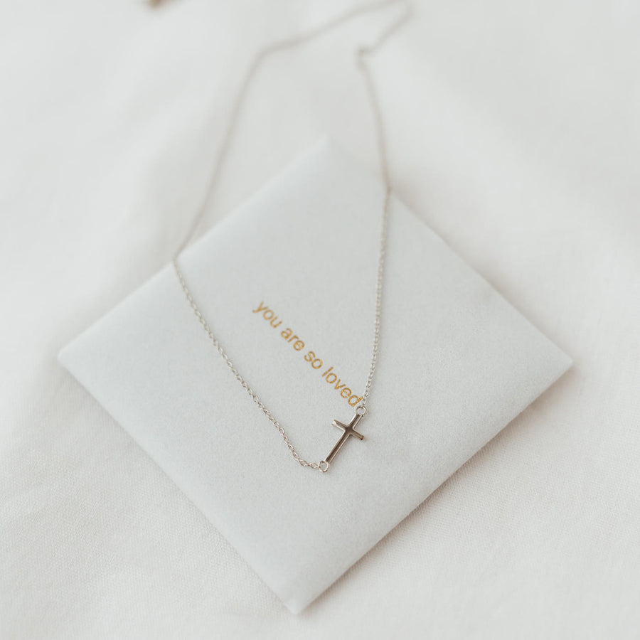 Side Cross Necklace (Gold Vermeil) | Kette für €49.99 von So Loved Manufacture