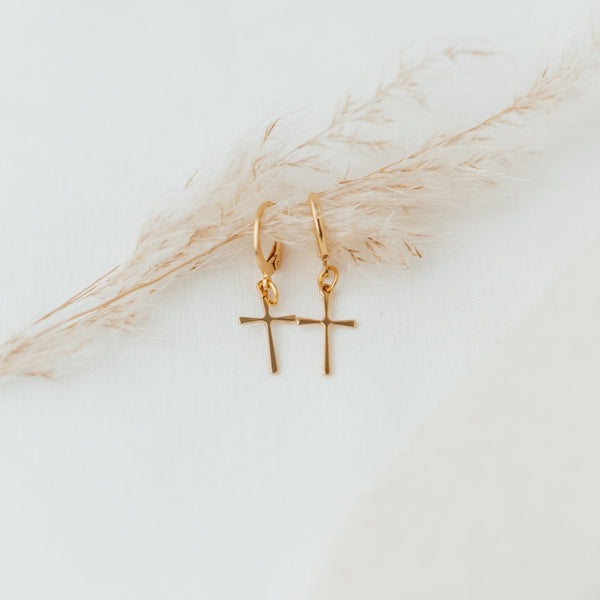 Alive Gold Hoops | Ohrringe für €19.99 von So Loved Manufacture