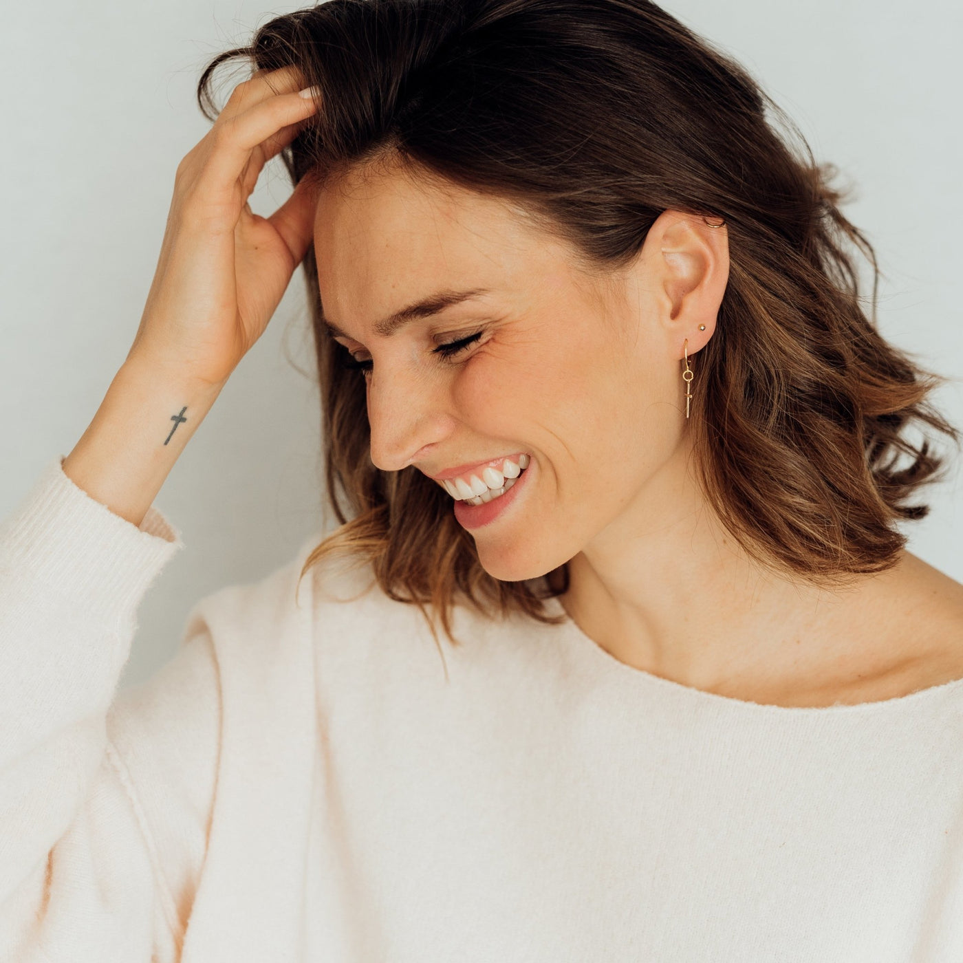 Alive Gold Hoops | Ohrringe für €19.99 von So Loved Manufacture