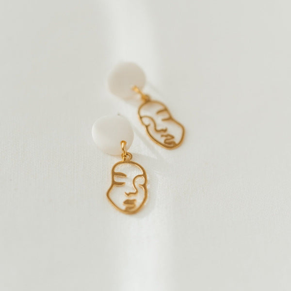 Face Small | Ohrringe für €14.99 von So Loved Manufacture