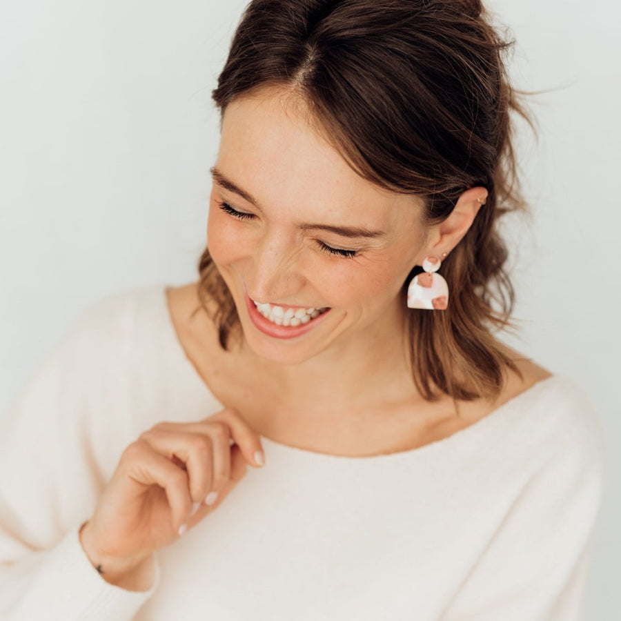 Flower Bow | Ohrringe für €17.99 von So Loved Manufacture