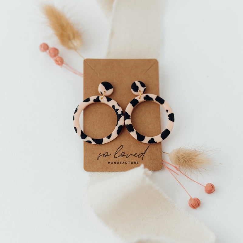 Leo Circle (with cutout) | Ohrringe für €17.99 von So Loved Manufacture