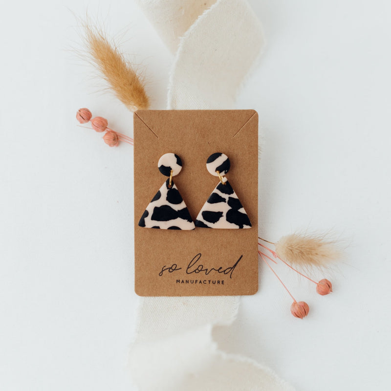 Leo Triangle | Ohrringe für €17.99 von So Loved Manufacture