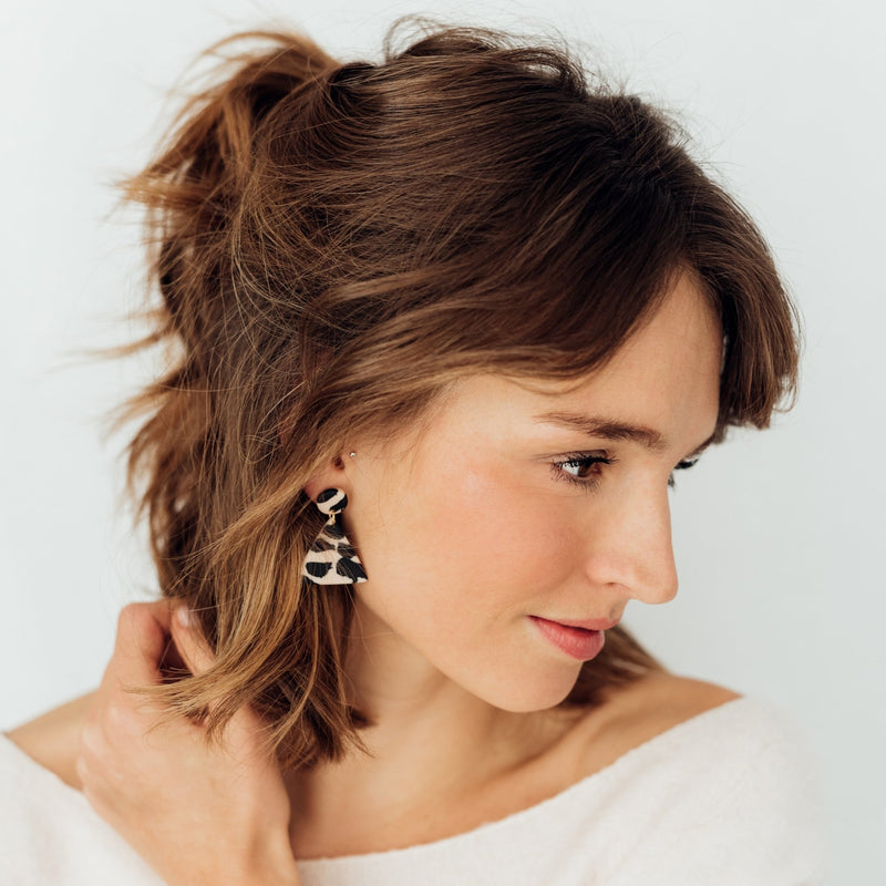 Leo Triangle | Ohrringe für €17.99 von So Loved Manufacture