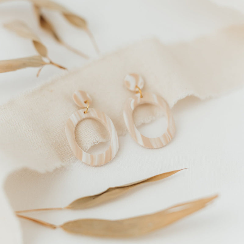 Oval (with cutout) | Ohrringe für €17.99 von So Loved Manufacture
