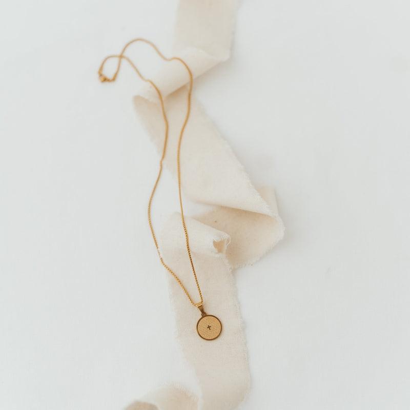 Prayer Necklace | Kette für €29.99 von So Loved Manufacture