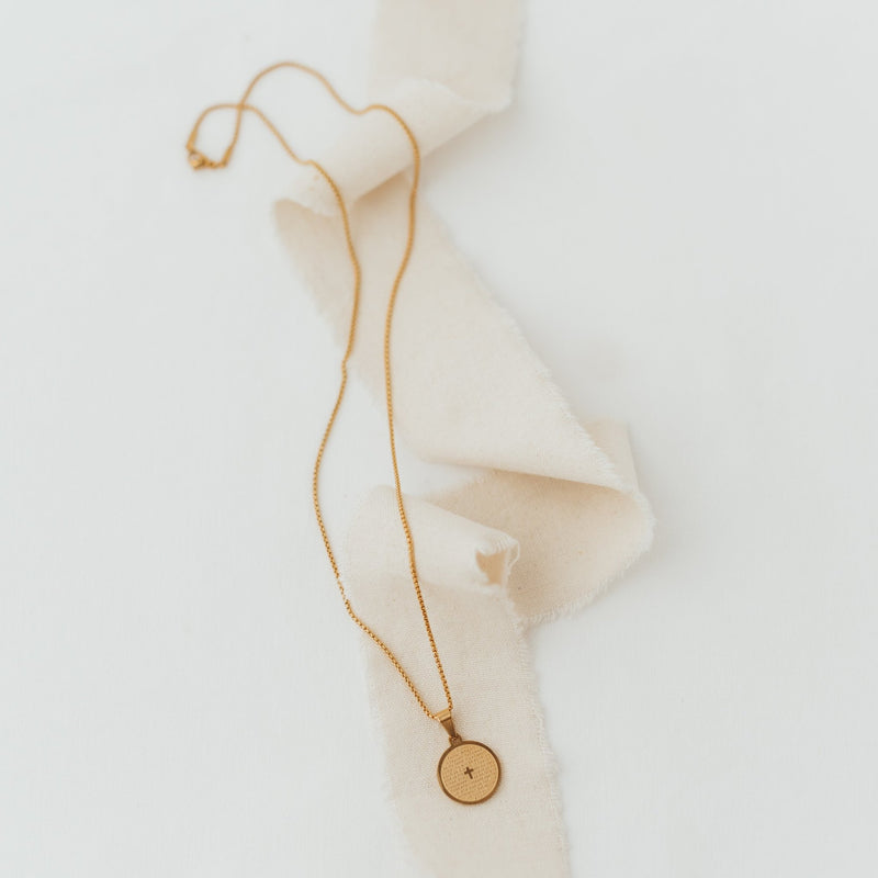 Prayer Necklace | Kette für €29.99 von So Loved Manufacture