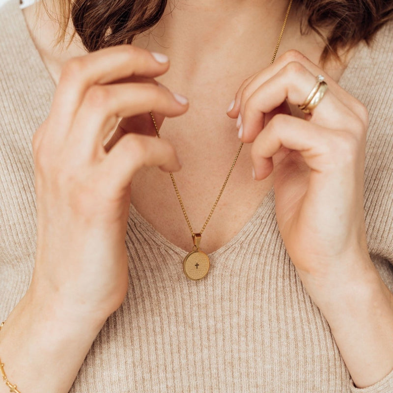 Prayer Necklace | Kette für €29.99 von So Loved Manufacture