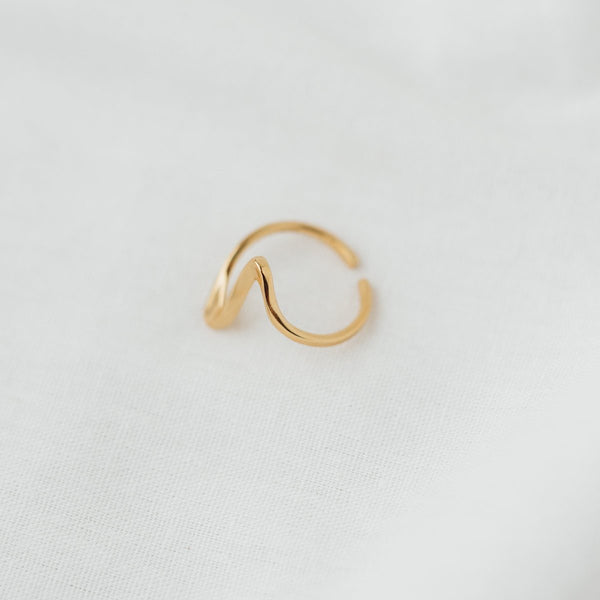 Wave Ring (Gold Vermeil) | Ringe für €39.99 von So Loved Manufacture